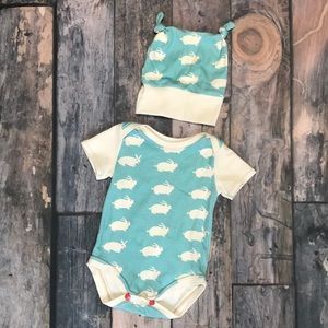 Organic cotton Bunny bodysuit and hat